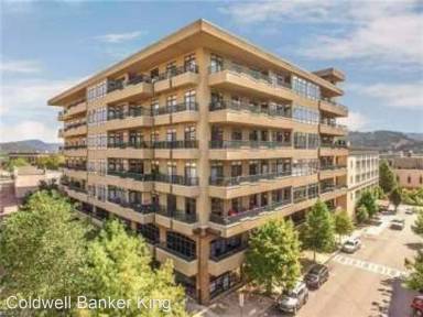 Main picture of 21 Battery Park Ave