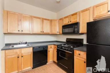 Main picture of 4421 N Wolcott Ave