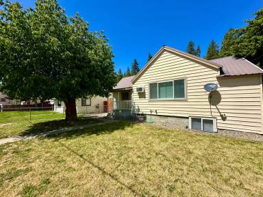 Main picture of 403 E 3rd St