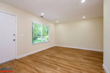 Main picture of 3133 Creekside Dr