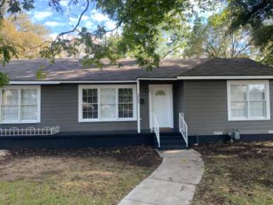 Main picture of 3804 Parkwood St