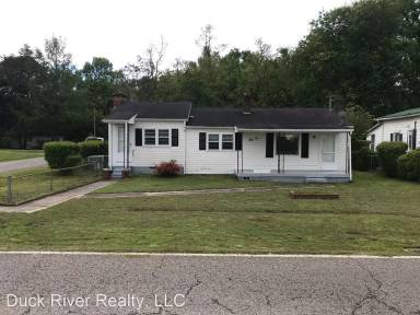 Main picture of 814 Iron Bridge Rd