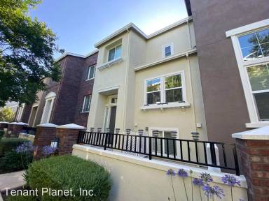 Main picture of 596 Saco Ter