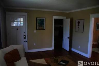 Main picture of 5608 Beacon St