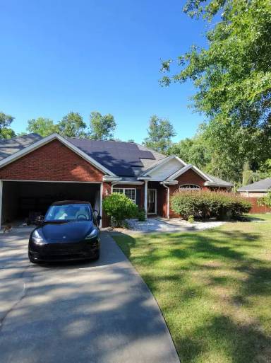Main picture of 265 Miller St