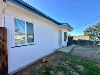 Main picture of 1090 S Sunshine Ave