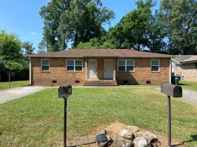 Main picture of 5608 Spring Garden Ln