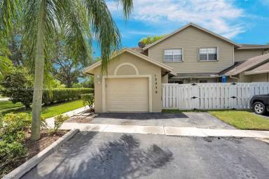 Main picture of Sunrise Manor West