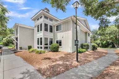 Main picture of 266 Alexandra Dr