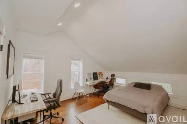 Main picture of 907 Monroe St