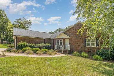 Main picture of 7815 Lucy Ln