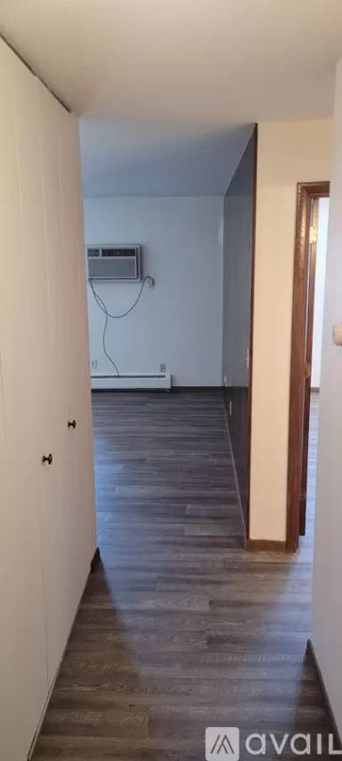 Main picture of 601 Hoyt Ave E