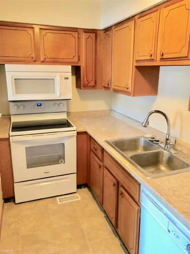 Main picture of 1836 Sutton Pl