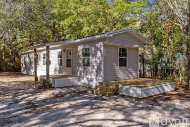 Main picture of 2447 Elkin St SW