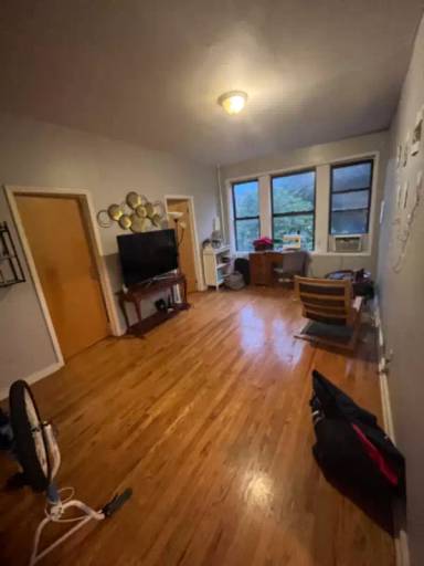 Main picture of 90 Thomas S Boyland St