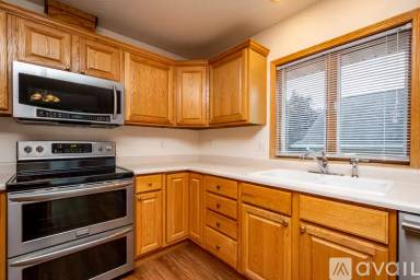 Main picture of 10 Redtail Ct