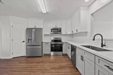 Main picture of 2100 Saint Lucia Calle