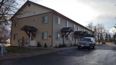 Main picture of 32 W Evergreen Dr