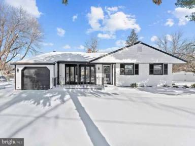 Main picture of 443 Valley Run Dr