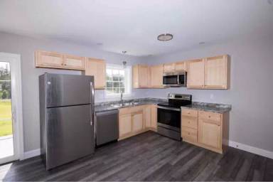 Main picture of 419 Center Dr