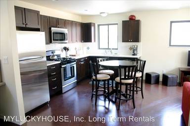 Main picture of 820 NW Columbia St