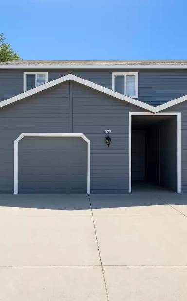 Main picture of 1023 E 6th S