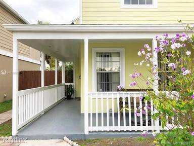 Main picture of 11637 SW 117th Ct