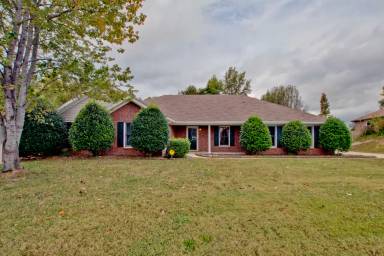 Main picture of 131 Clubhouse Ln