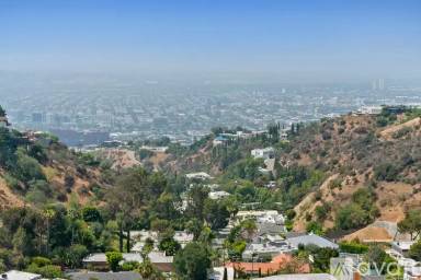 Main picture of 2089 Sunset Plaza Dr