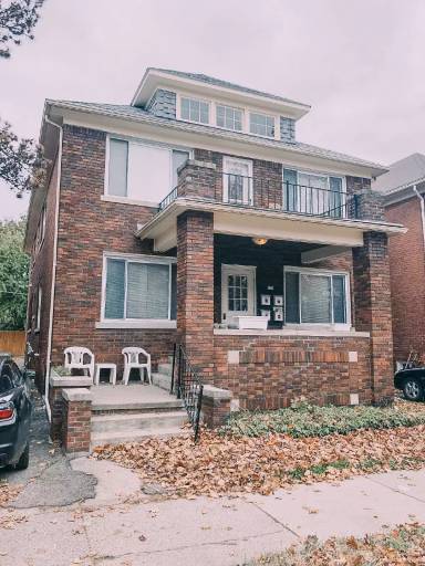 Main picture of 813 Beaconsfield Ave