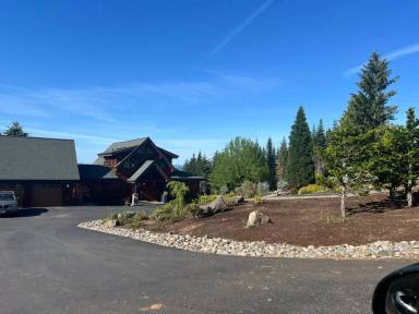 Main picture of 17925 SW Hillsboro Hwy