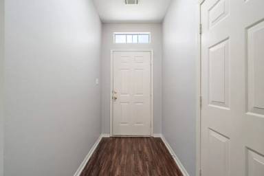 Main picture of 2305 Fordham Ave
