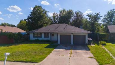 Main picture of 925 Mercury Rd