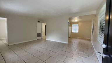 Main picture of 3242 Phyllis St
