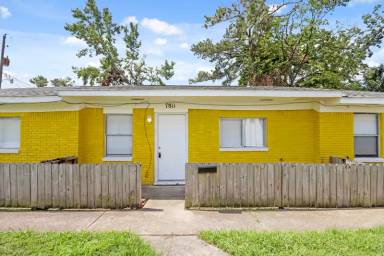Main picture of 7809 Glass St