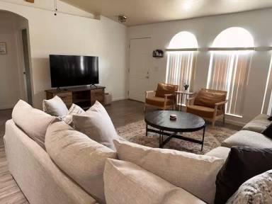 Main picture of 1806 Reading Ln