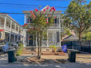 Main picture of 7 Bee St