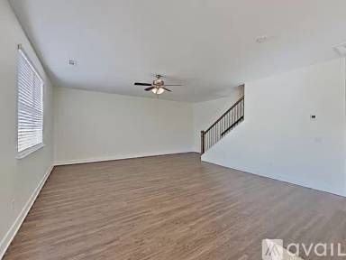 Main picture of 3039 Esquire Dr