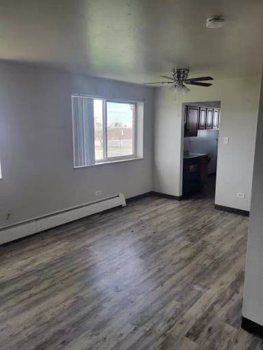 Main picture of 5605 W Warren Ave
