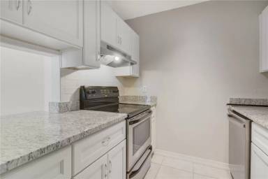 Main picture of 3244 S Semoran Blvd