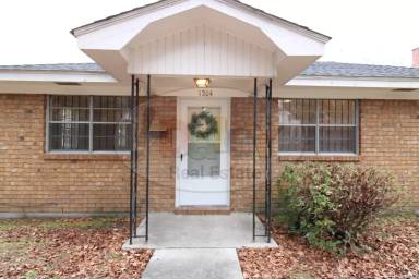 Main picture of 1204 E Anderson St
