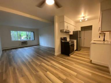 Main picture of 920 Grand Ave