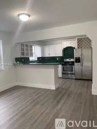 Main picture of 1662 SW 23rd St