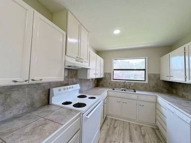 Main picture of 10355 Cedarlane Ave