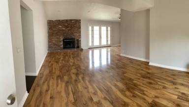 Main picture of 5783 Los Angeles Way