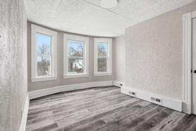 Main picture of 105 Elmont St