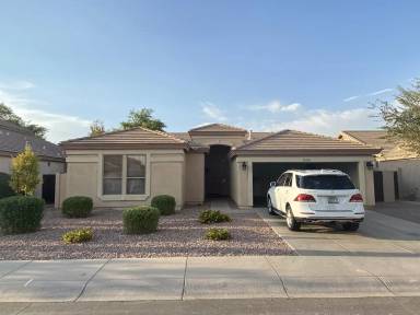 Main picture of 1424 E Morelos St