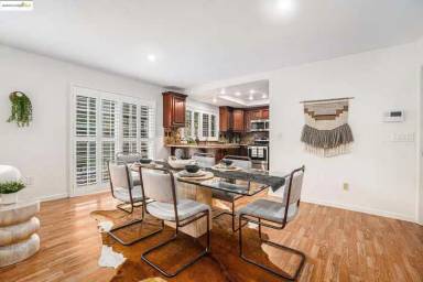 Main picture of 1022 Village Oaks Dr