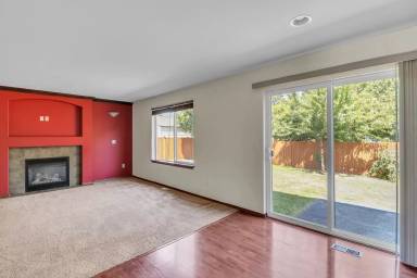 Main picture of 2460 SW Navigator Loop