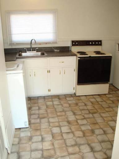 Main picture of 662 Steahlin Ave